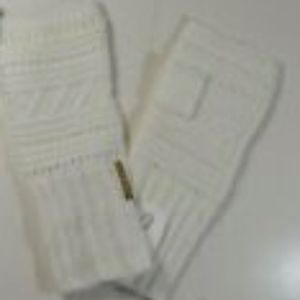 MICHAEL KORS KNIT FINGERLESS GLOVES 537610 - CREAM